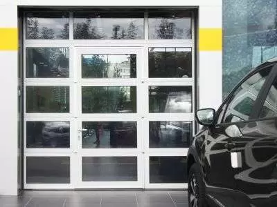 Встроенная калитка в панорамных воротах